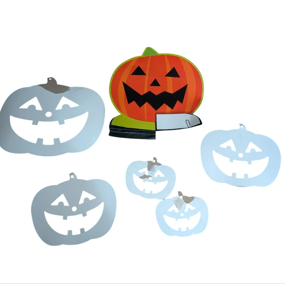FREE! Glittery Pumpkin Party Decorations